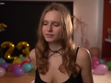 webcam girl chillwithkira image #3526845