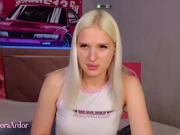 webcam girl auroraardorr image #7730102