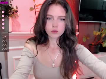 webcam girl small_blondee image #2632885