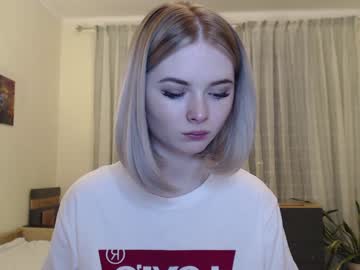 webcam girl yvaine777 image #1280893