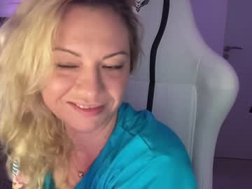 webcam girl kiradivine image #2938763
