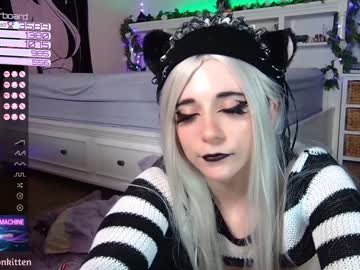 webcam girl crimsonkitten image #3931975