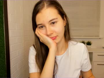 webcam girl carolineprise image #660221