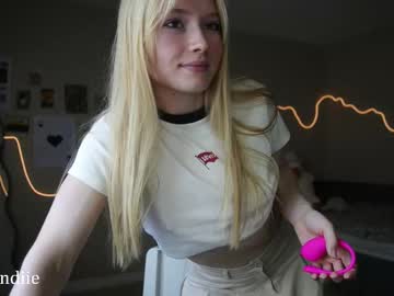 webcam girl bestblondiiecb image #8917010