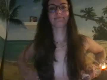 webcam girl littlered6 image #6380126