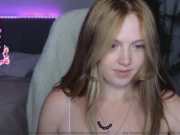 webcam girl small_blondee image #7562295