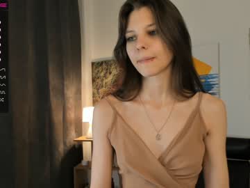 webcam girl peek_in_my_window image #5799060