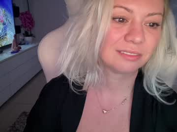 webcam girl kiradivine image #9220852
