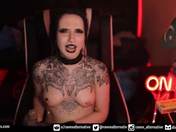 webcam girl raven_alternative image #5503904