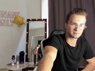 webcam couple dominant_family image #2039152