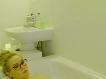 webcam girl myassistant image #1834886