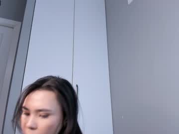 webcam girl min_mini image #5775449