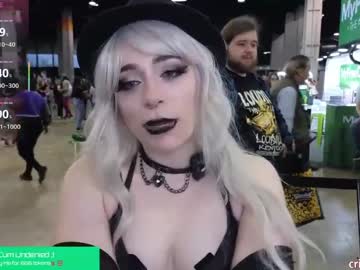 webcam girl crimsonkitten image #9202552