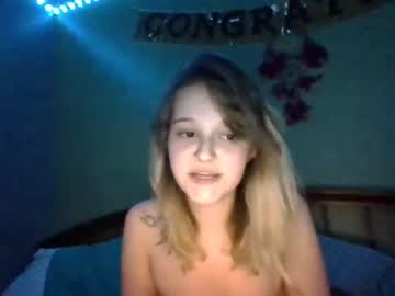 webcam girl linnay18 image #3969298