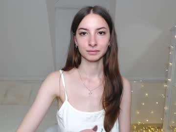 webcam girl shy_cut1e image #4947414