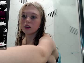 webcam girl small_blondee image #2585906