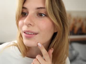 webcam girl refined_style image #7687972