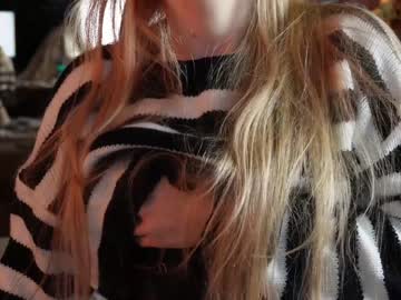 webcam girl bestblondiiecb image #6048922