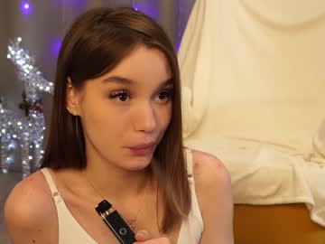 webcam girl harrieteasley image #8756411