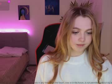 webcam girl small_blondee image #8332881