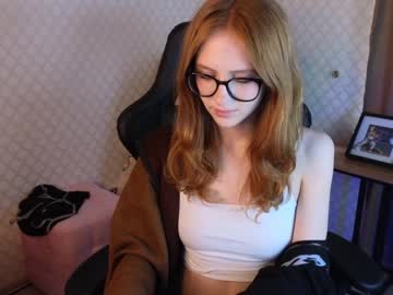webcam girl plastic_beach image #5671668