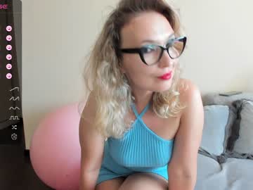 webcam girl emilymilf__ image #5104774