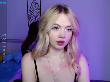 webcam girl small_blondee image #3762207
