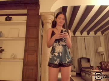 webcam girl alicia_uwu image #3113971