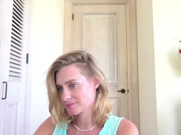 webcam girl island_peach image #8012140