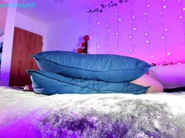 webcam girl littlee33 image #1468059