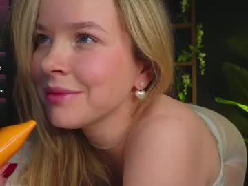 webcam girl milly_shy image #8853202