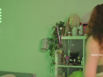 webcam girl mia_milagros image #5799192