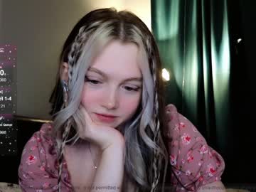 webcam girl small_blondee image #6258018