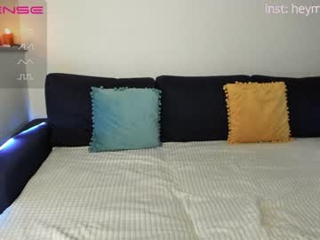 webcam girl heymamawolf_ image #3051648