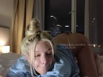 webcam girl lesi_moonie image #8302511