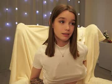 webcam girl harrieteasley image #8571855