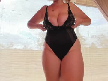 webcam girl _redxxxvelvet_ image #2728298