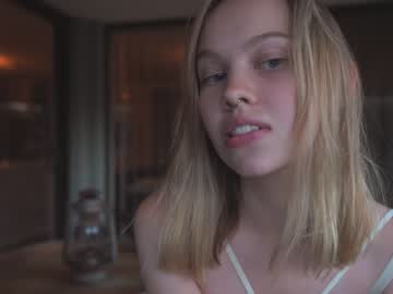 webcam girl bibi_it_is image #3382295