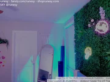 webcam girl runesy image #8894276