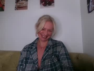 webcam girl kiradivine image #3398060