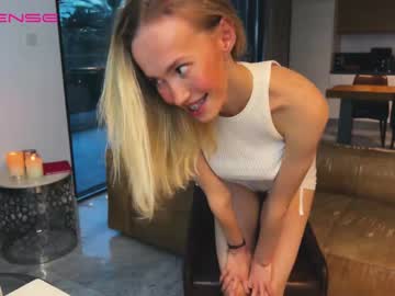 webcam girl lolly_bella_ image #3517977