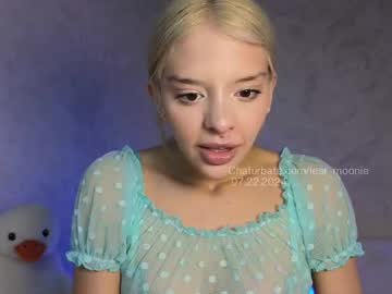 webcam girl lesi_moonie image #7465356
