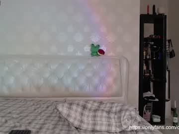 webcam girl _mllymoore_ image #2289123