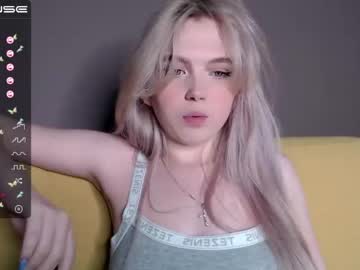 webcam girl small_blondee image #1603033