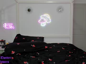 webcam girl violetttflowers image #1509870