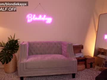 webcam girl blondiekayy image #1913924