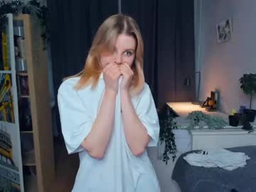 webcam girl intimacy_scene image #7194478