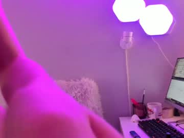 webcam girl queenieandliam image #405530