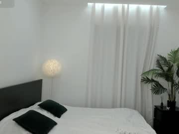 webcam girl lilly_colins image #8499342
