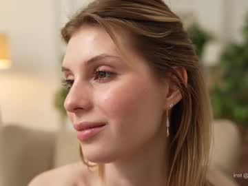 webcam girl refined_style image #9424962